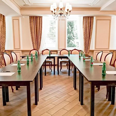 Honour And Grace Hotel Jachymov Bagian luar foto