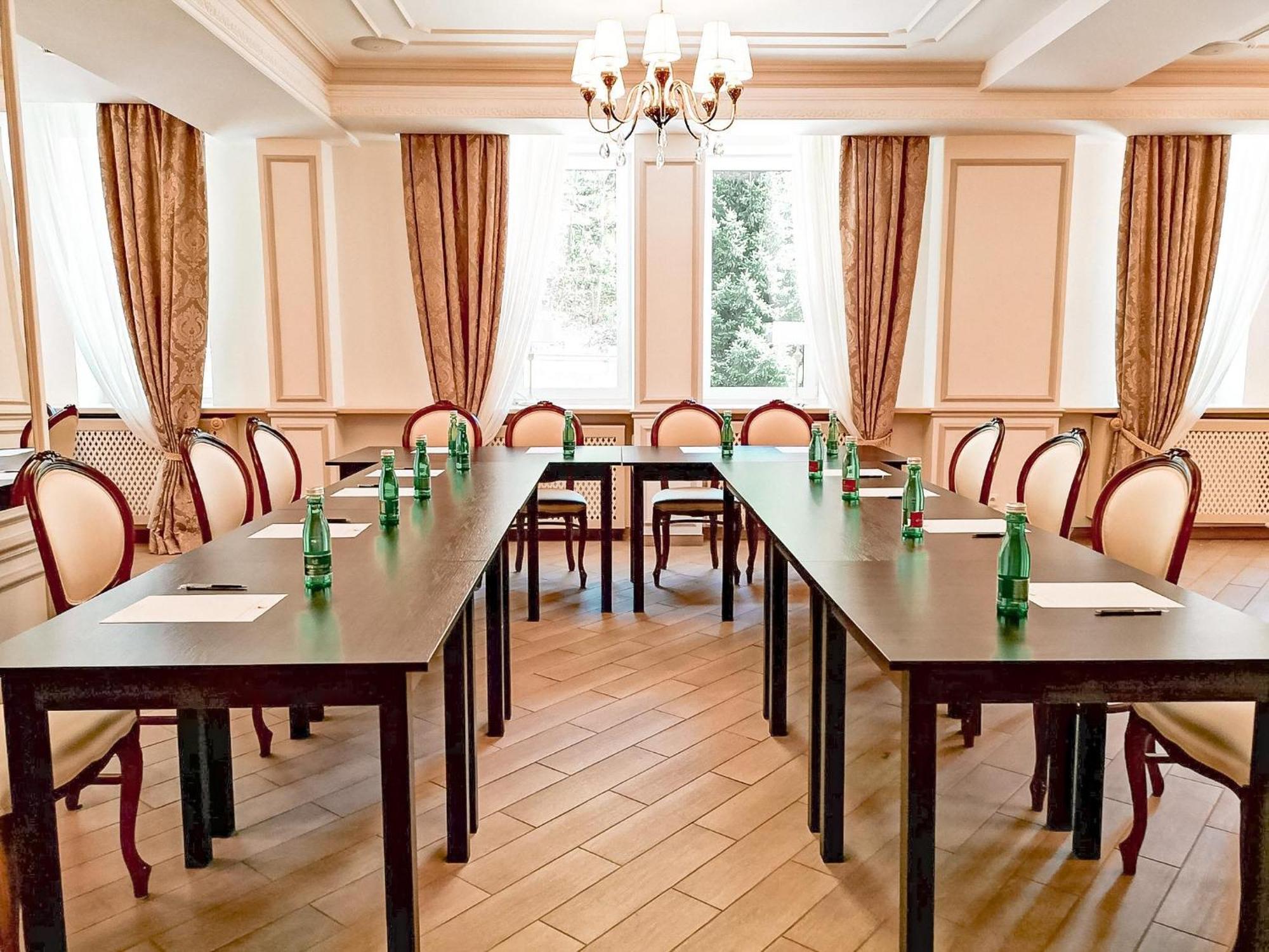 Honour And Grace Hotel Jachymov Bagian luar foto