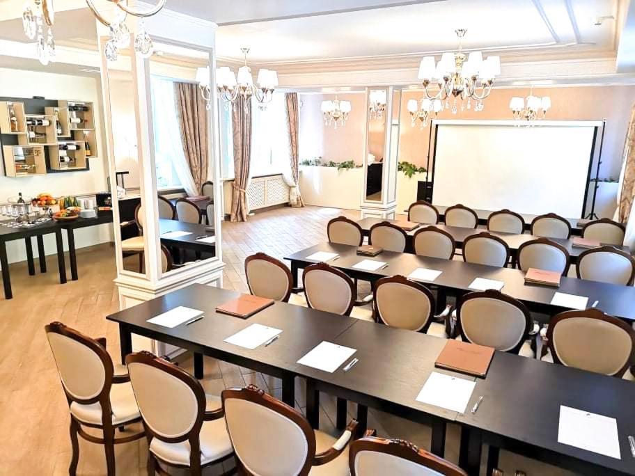 Honour And Grace Hotel Jachymov Bagian luar foto