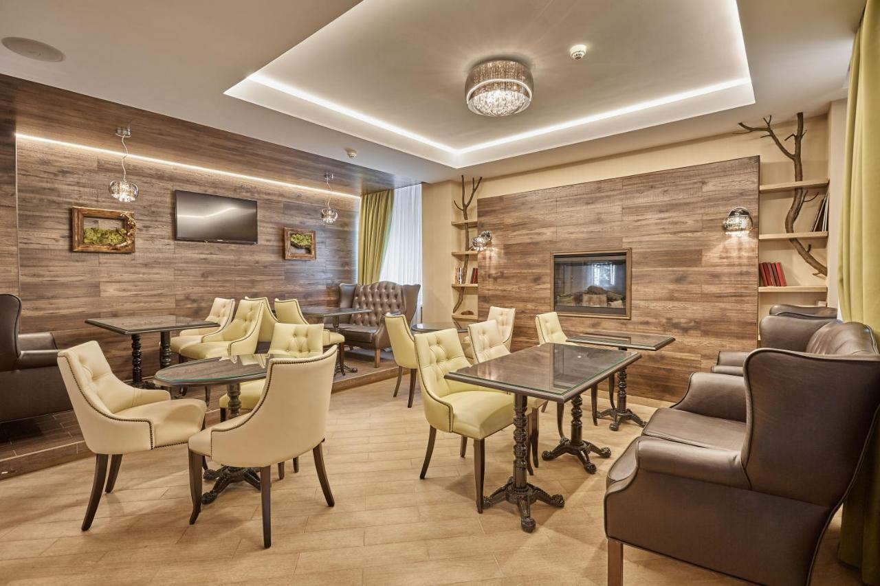 Honour And Grace Hotel Jachymov Bagian luar foto