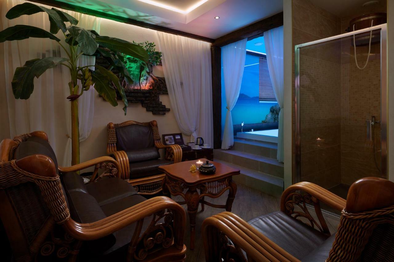 Honour And Grace Hotel Jachymov Bagian luar foto