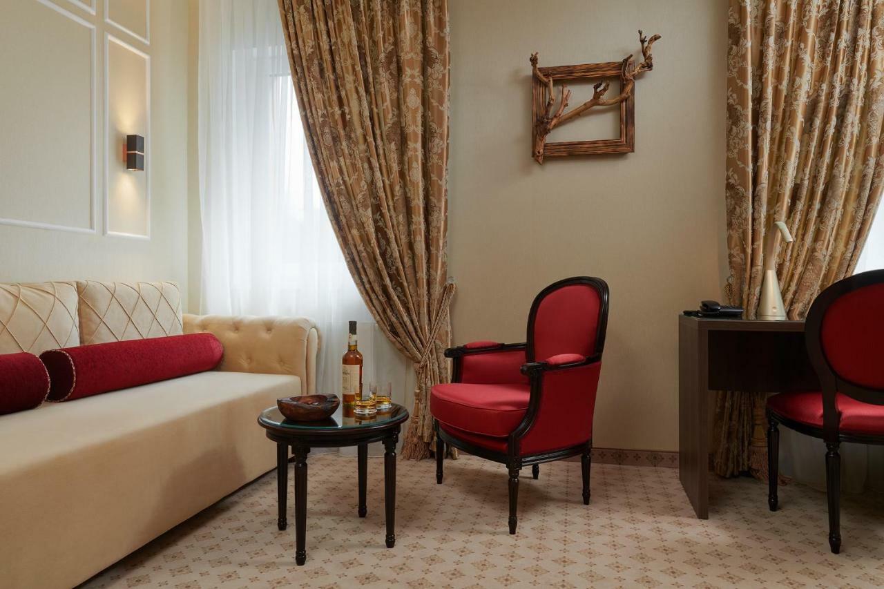 Honour And Grace Hotel Jachymov Bagian luar foto