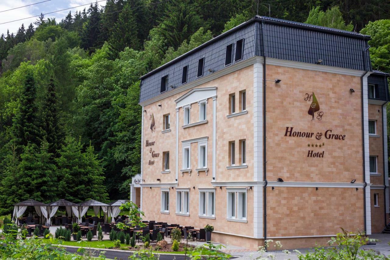 Honour And Grace Hotel Jachymov Bagian luar foto