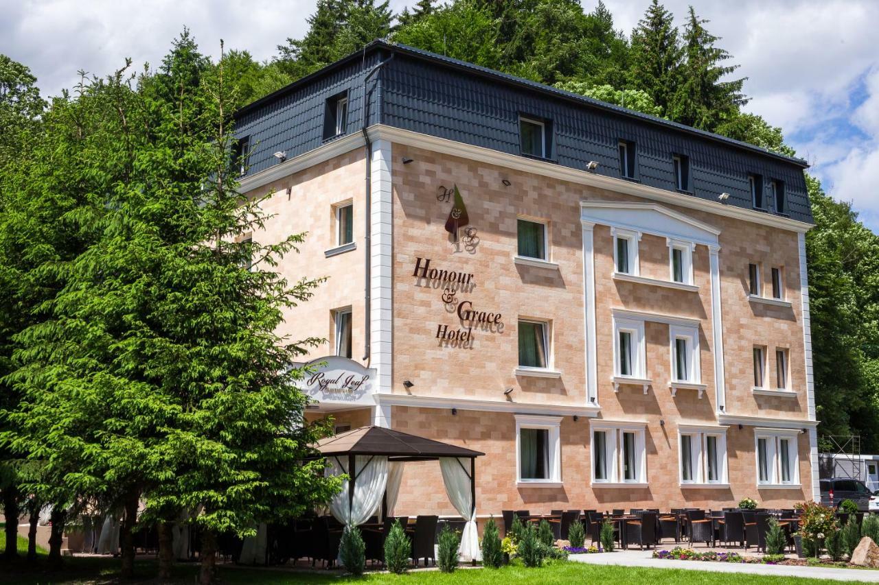 Honour And Grace Hotel Jachymov Bagian luar foto